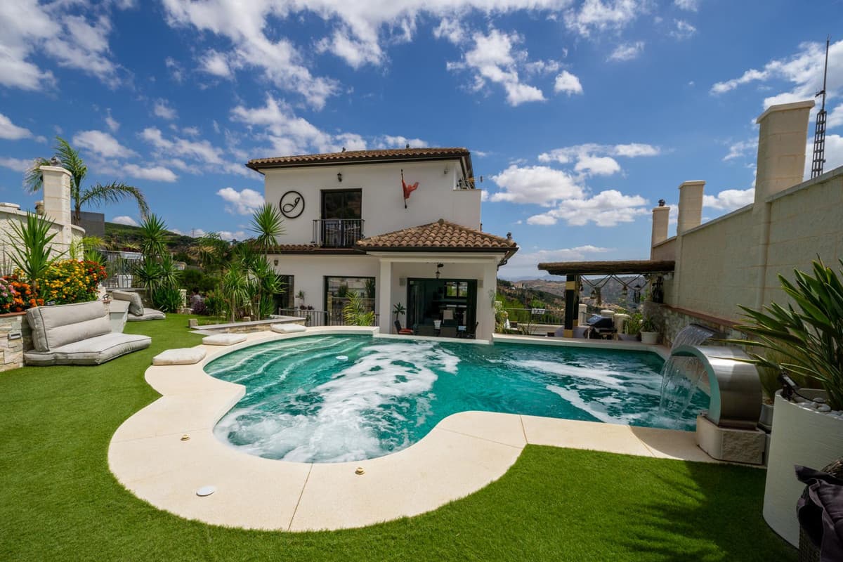 Detached Villa in Casarabonela — photo 5 of 10