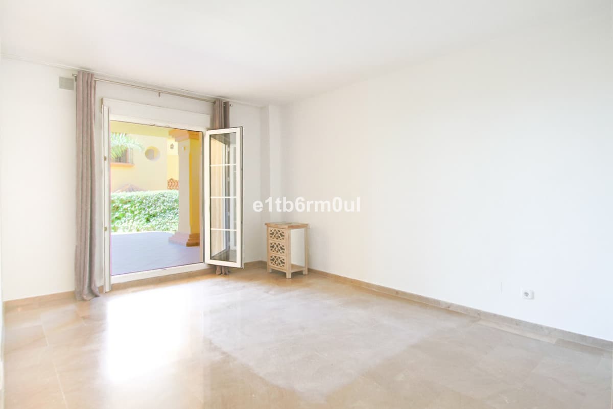 Ground Floor Apartment in Nueva Andalucía — photo 2 of 10