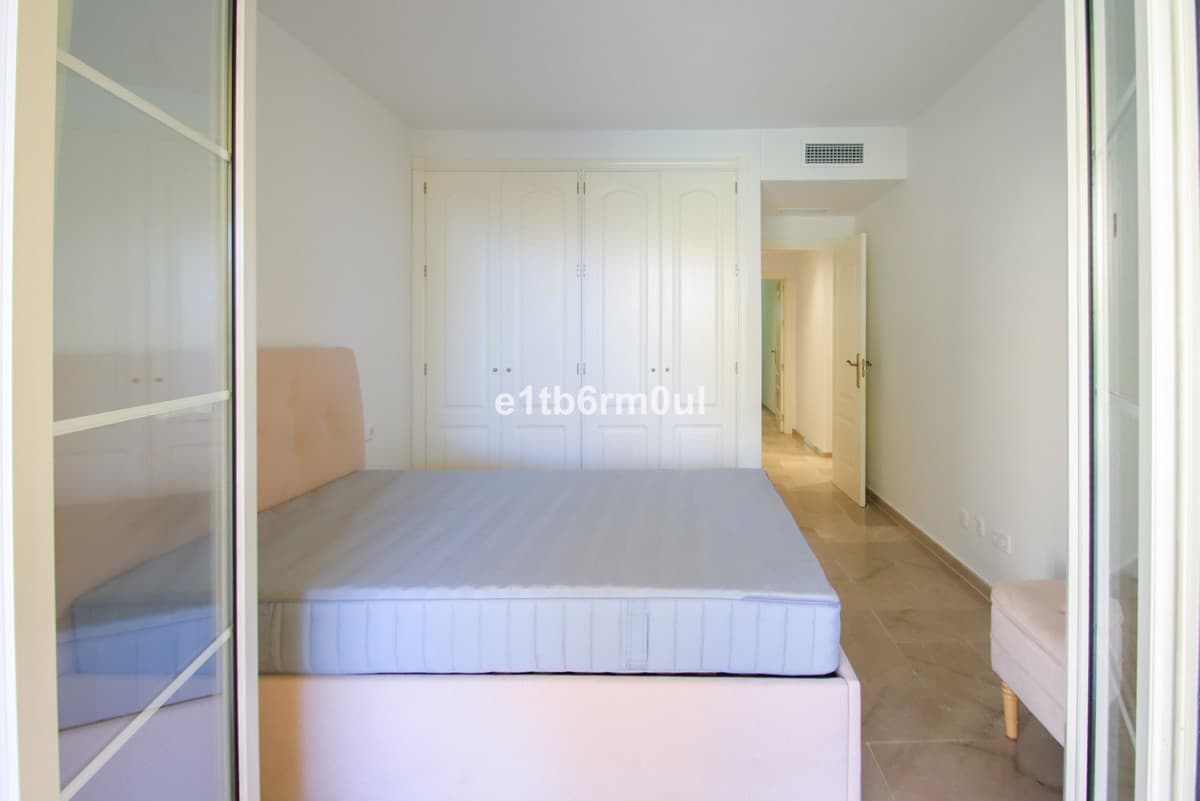 Ground Floor Apartment in Nueva Andalucía — photo 8 of 10