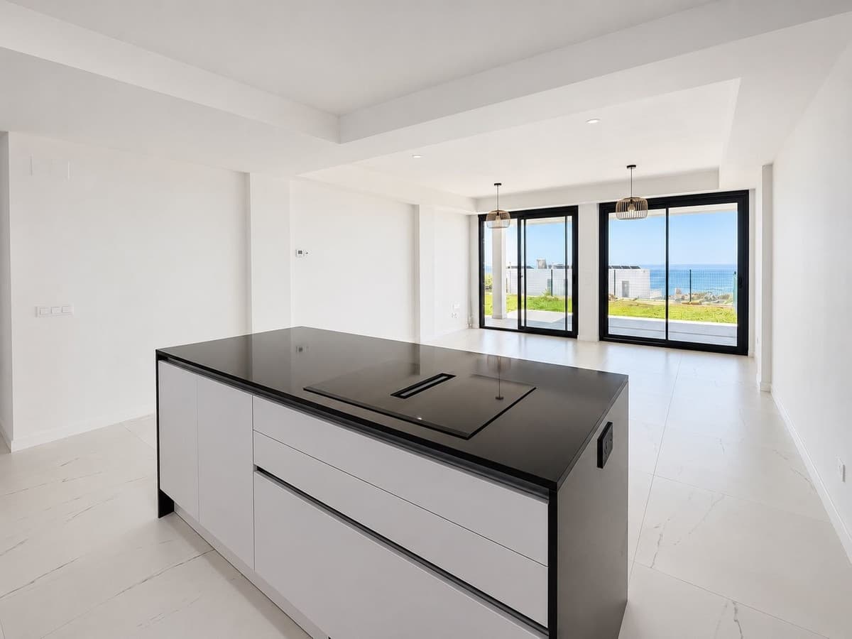Ground Floor Apartment in Casares — photo 2 of 10