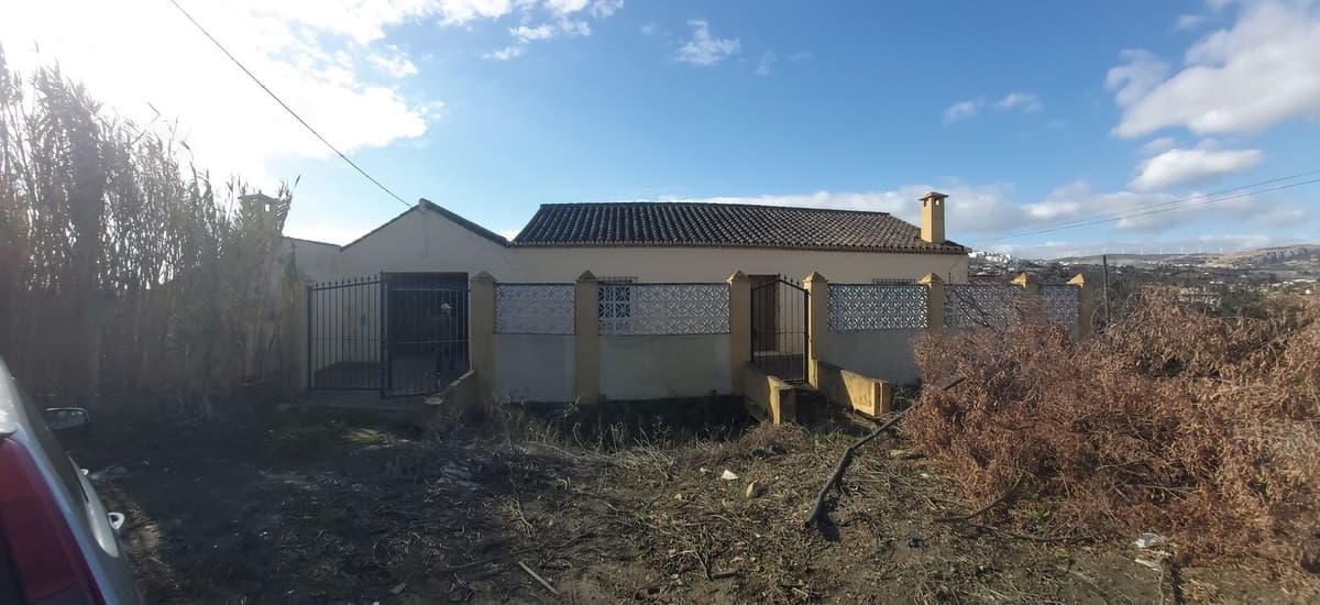 Land in Estepona — photo 2 of 4