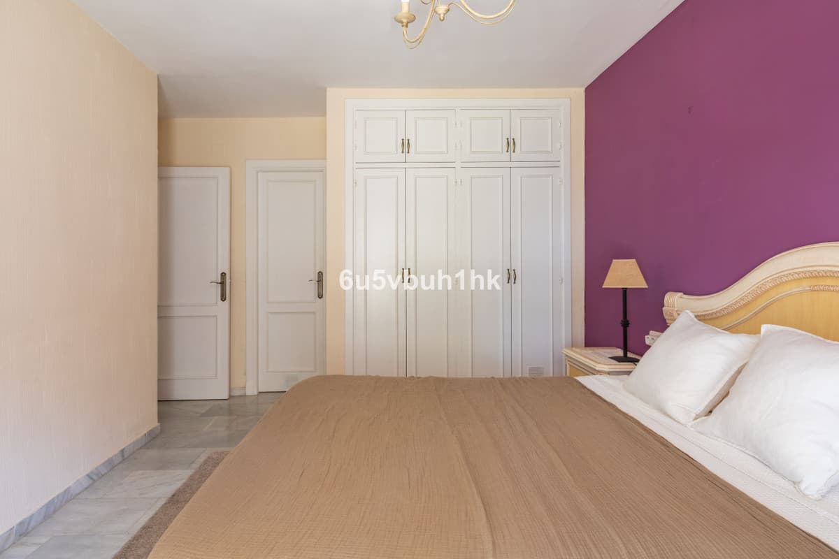Middle Floor Apartment in Fuengirola — photo 8 of 10