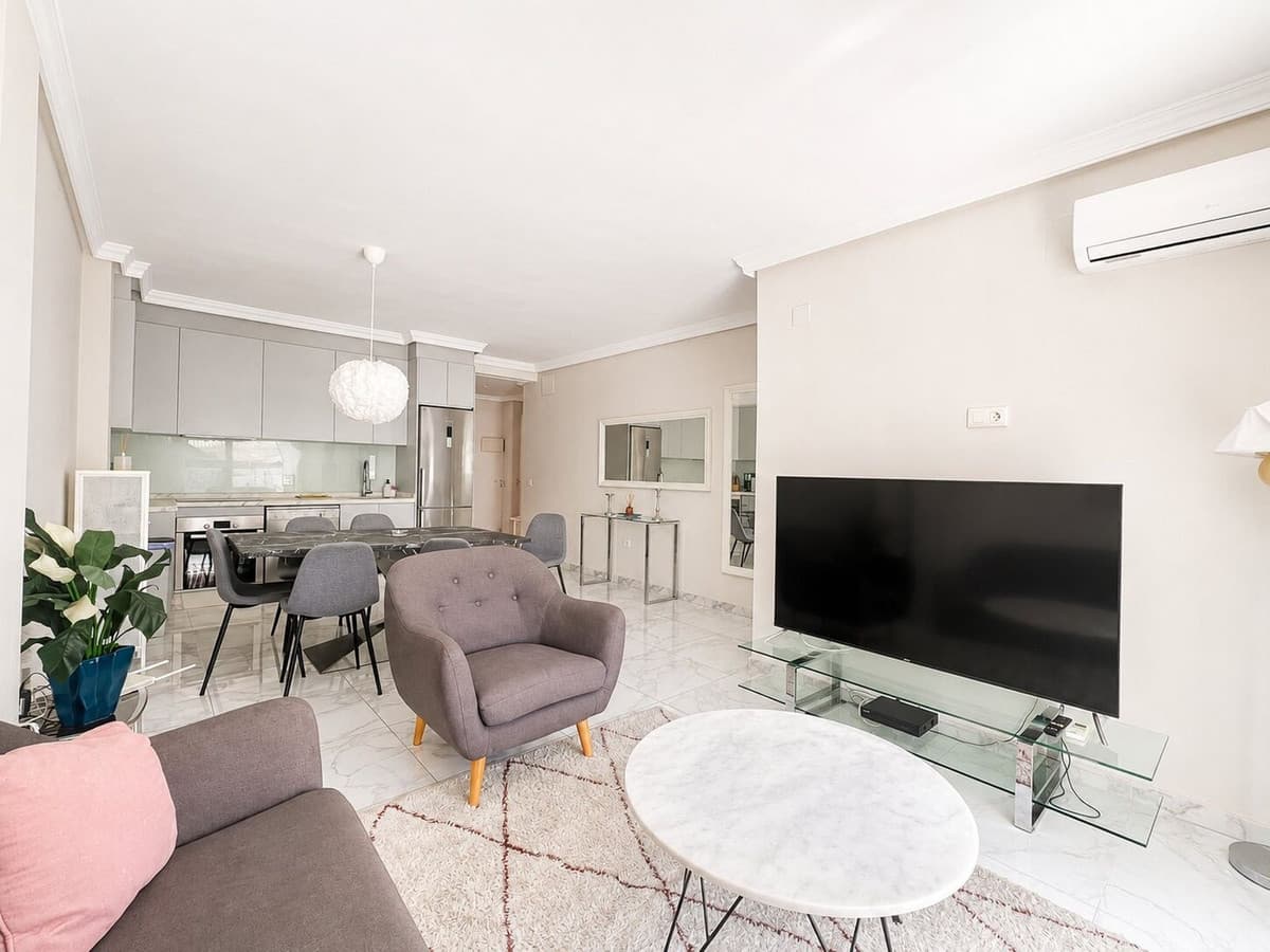 Middle Floor Apartment in Nueva Andalucía — photo 5 of 10