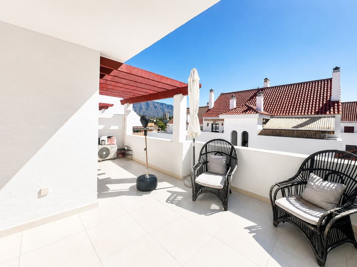 Middle Floor Apartment in Nueva Andalucía — photo 8 of 10