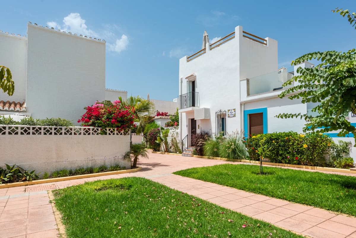Townhouse in Estepona — photo 2 of 10