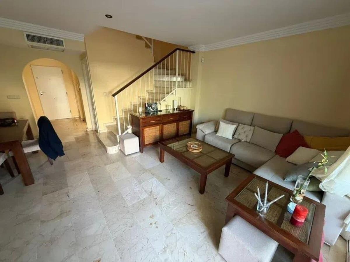 Townhouse in El Rosario — photo 2 of 10