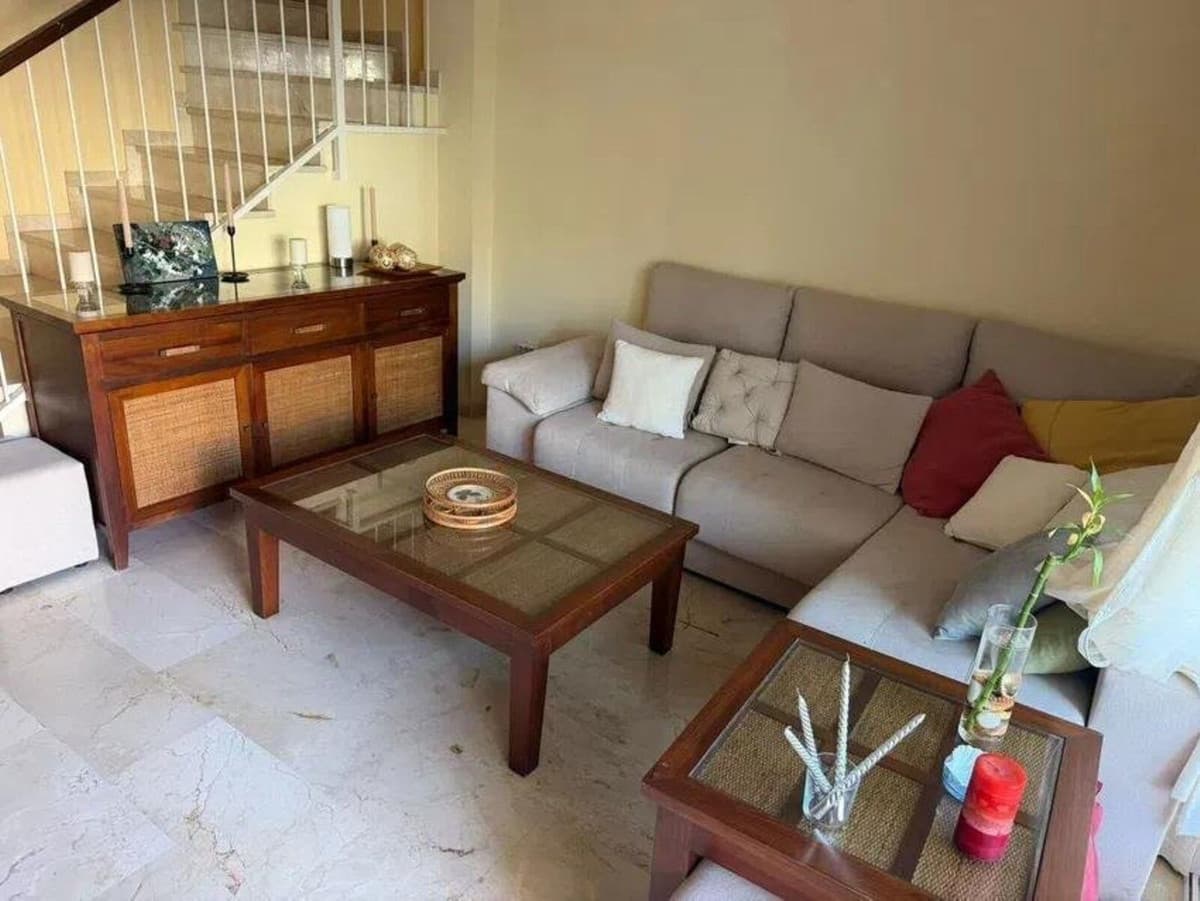 Townhouse in El Rosario — photo 6 of 10