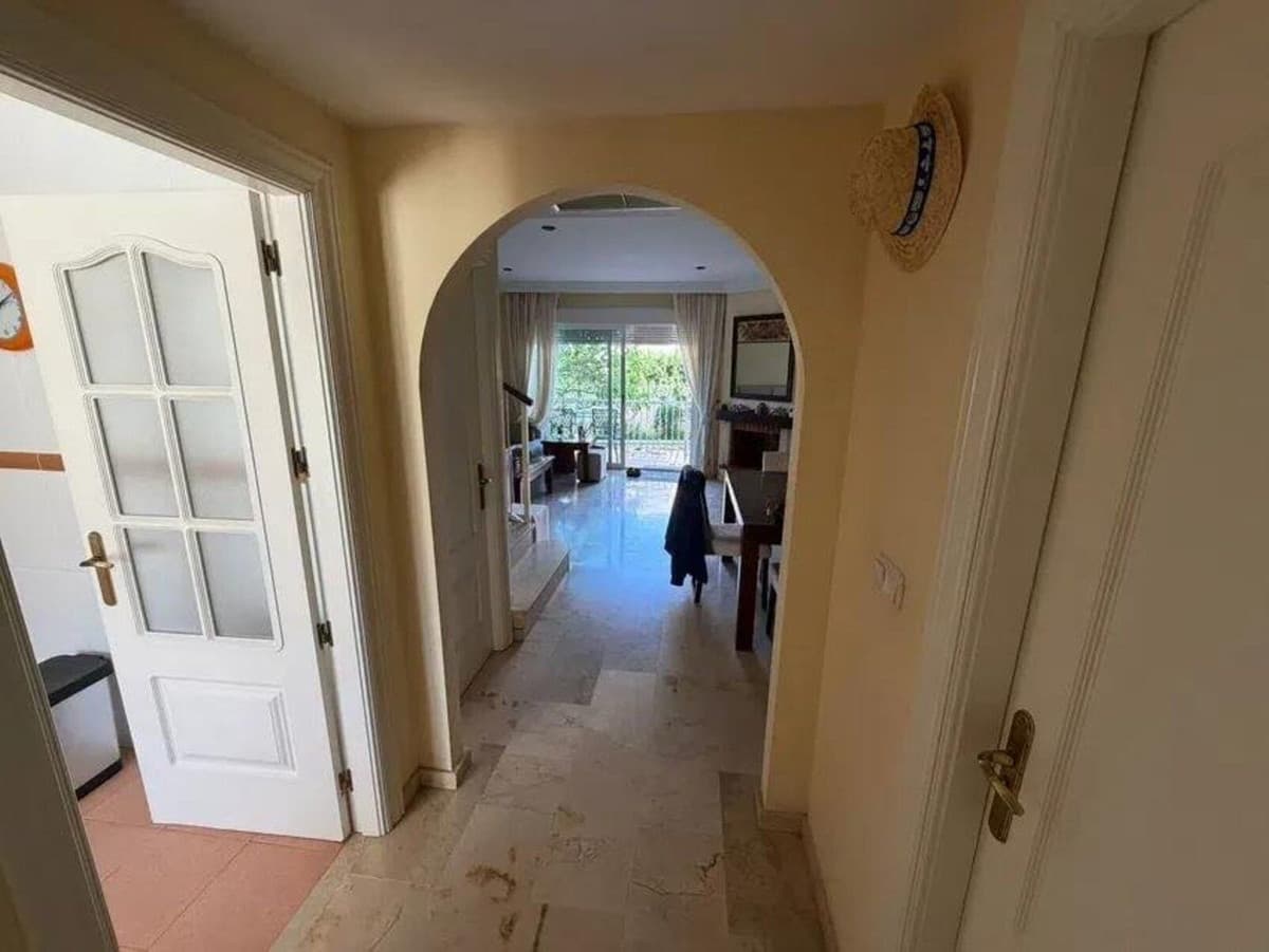Townhouse in El Rosario — photo 7 of 10