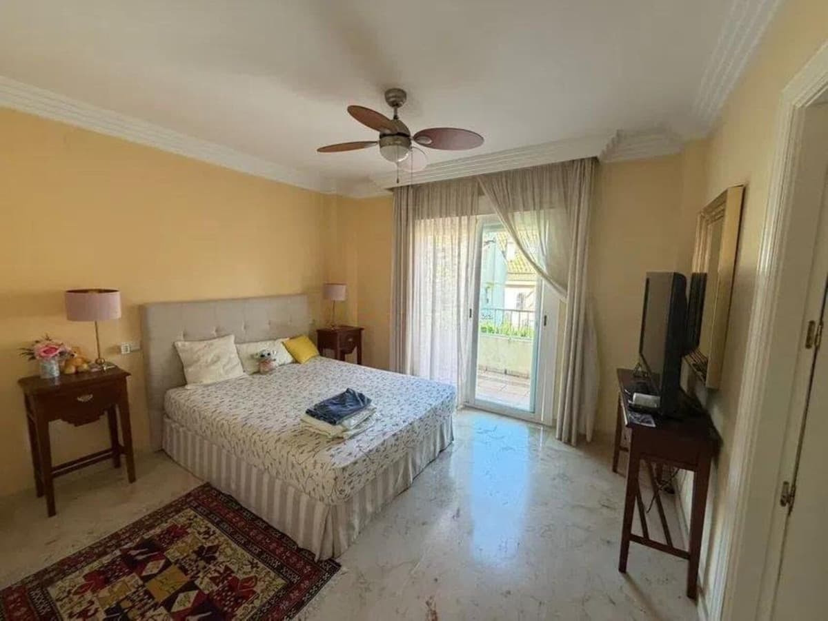 Townhouse in El Rosario — photo 9 of 10