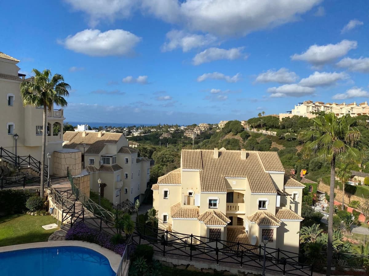 Penthouse Duplex in Elviria — photo 4 of 10