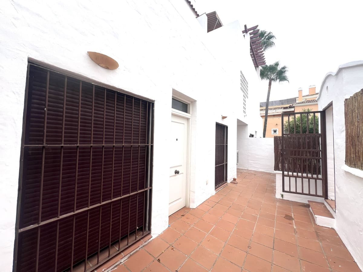 Ground Floor Apartment in Nueva Andalucía — photo 3 of 10
