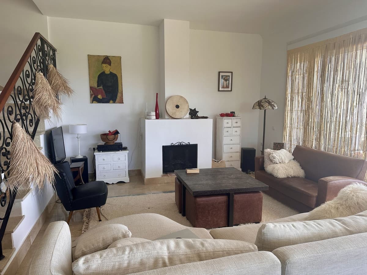 Townhouse in La Mairena — photo 3 of 10