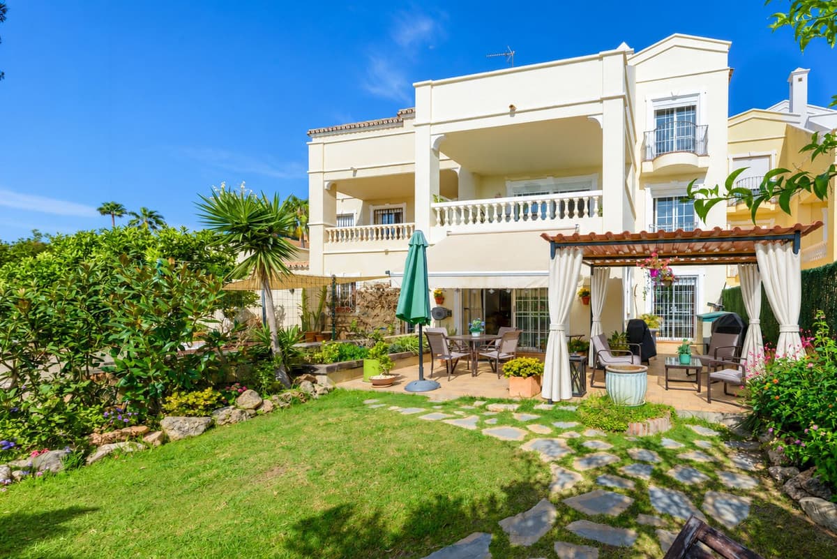 Townhouse in Estepona — photo 2 of 10