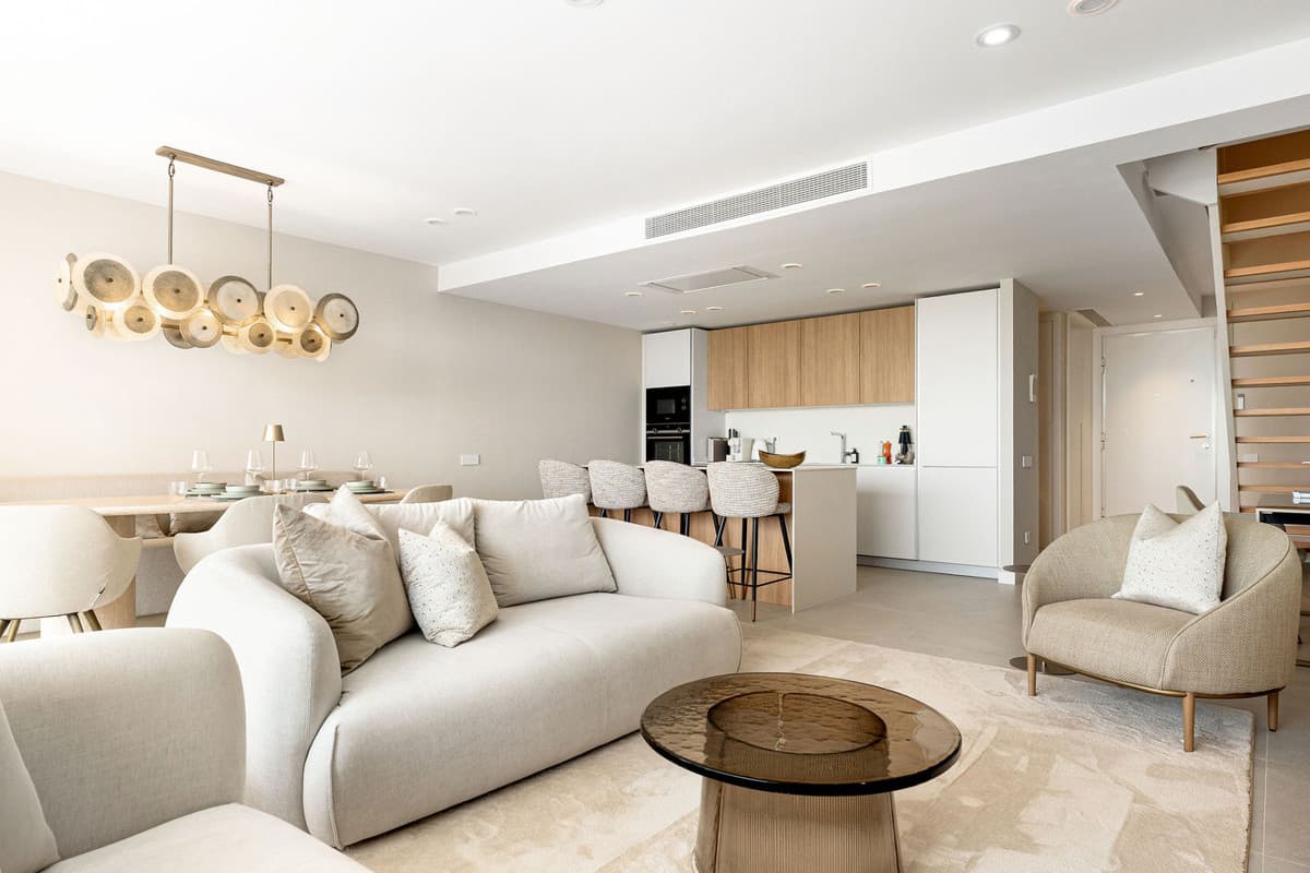Middle Floor Apartment in Estepona — photo 2 of 10