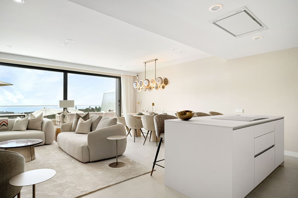 Middle Floor Apartment in Estepona — photo 9 of 10