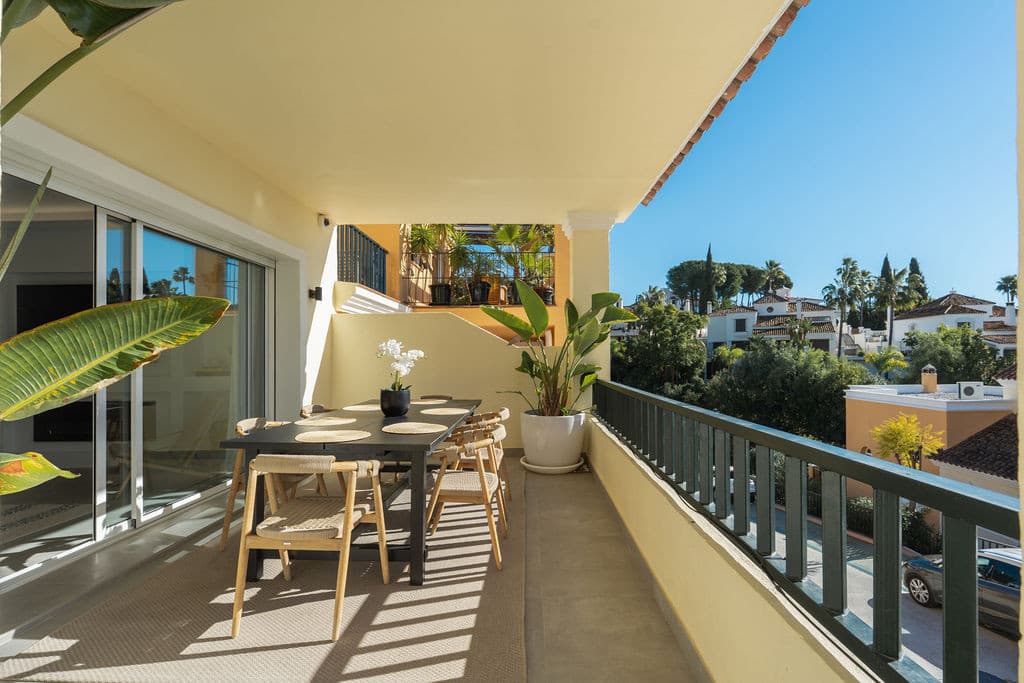 Townhouse in Nueva Andalucía — photo 4 of 10