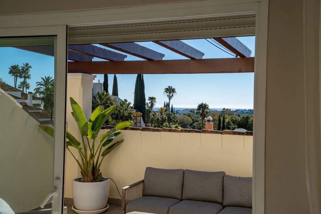 Townhouse in Nueva Andalucía — photo 5 of 10