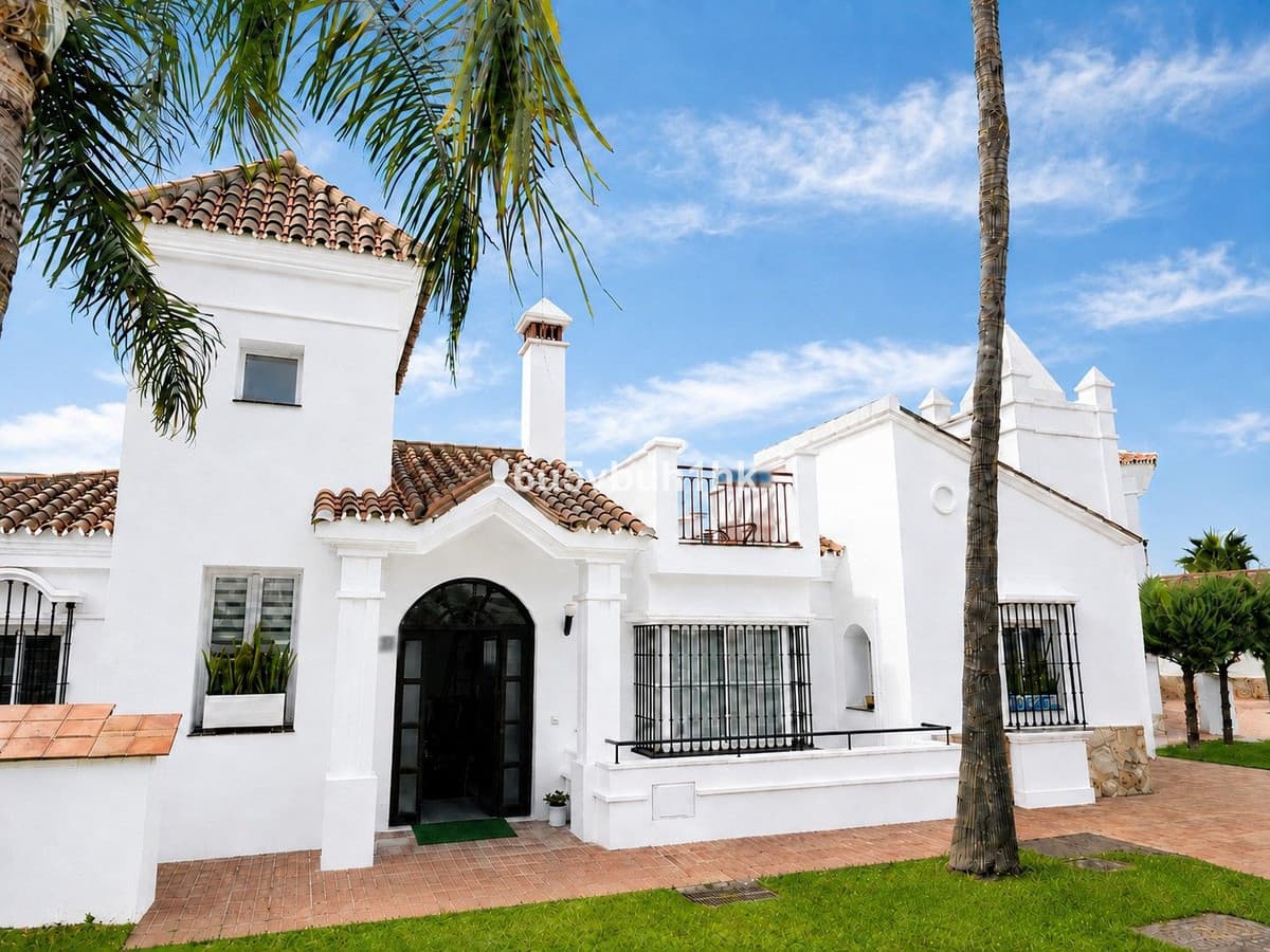 Townhouse in Riviera del Sol — photo 1 of 10
