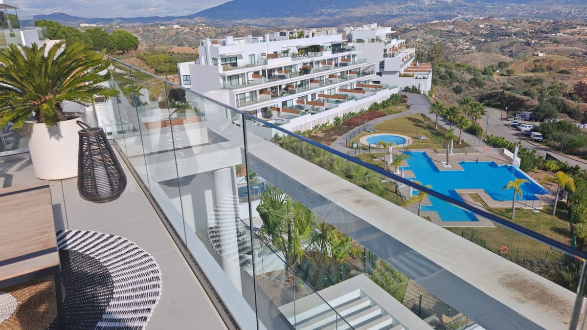 Middle Floor Apartment in Calanova Golf — photo 3 of 10
