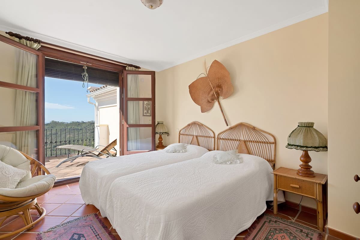 Townhouse in Benahavís — photo 6 of 10