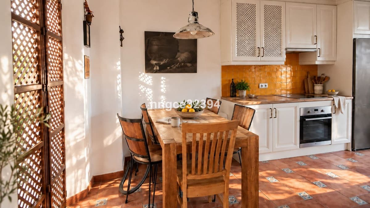 Semi-Detached House in Nueva Andalucía — photo 5 of 10