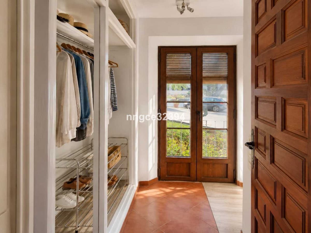 Semi-Detached House in Nueva Andalucía — photo 7 of 10