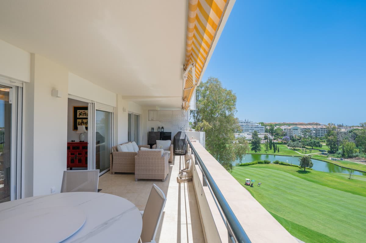 Penthouse Duplex in Guadalmina Alta — photo 5 of 10