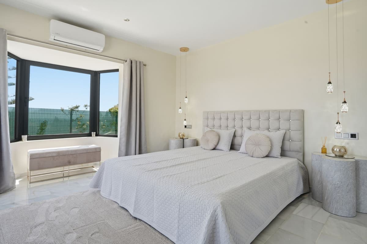 Detached Villa in El Chaparral — photo 9 of 10