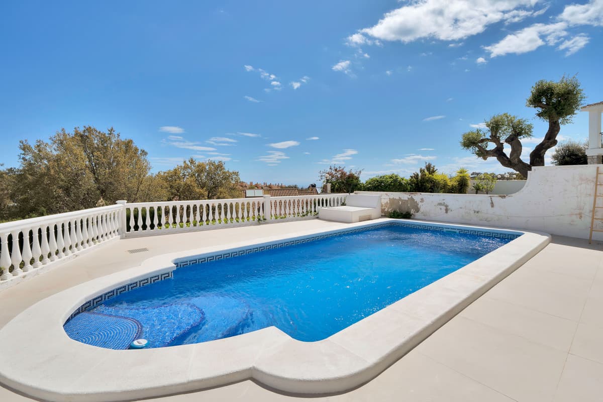 Semi-Detached House in La Mairena — photo 2 of 10