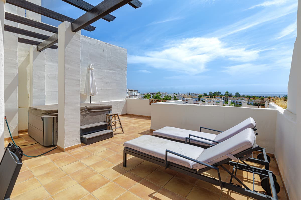 Penthouse Duplex in Estepona — photo 1 of 10