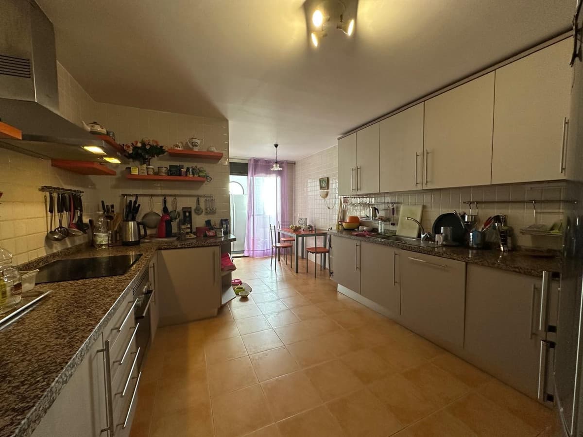 Middle Floor Apartment in La Alcaidesa — photo 8 of 10
