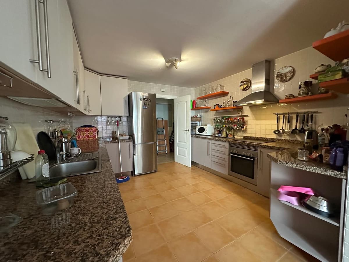 Middle Floor Apartment in La Alcaidesa — photo 10 of 10