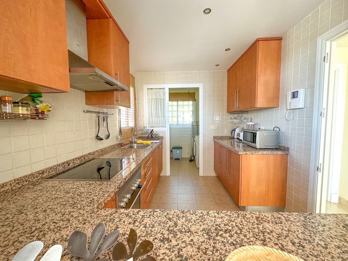 Middle Floor Apartment in La Alcaidesa — photo 5 of 10