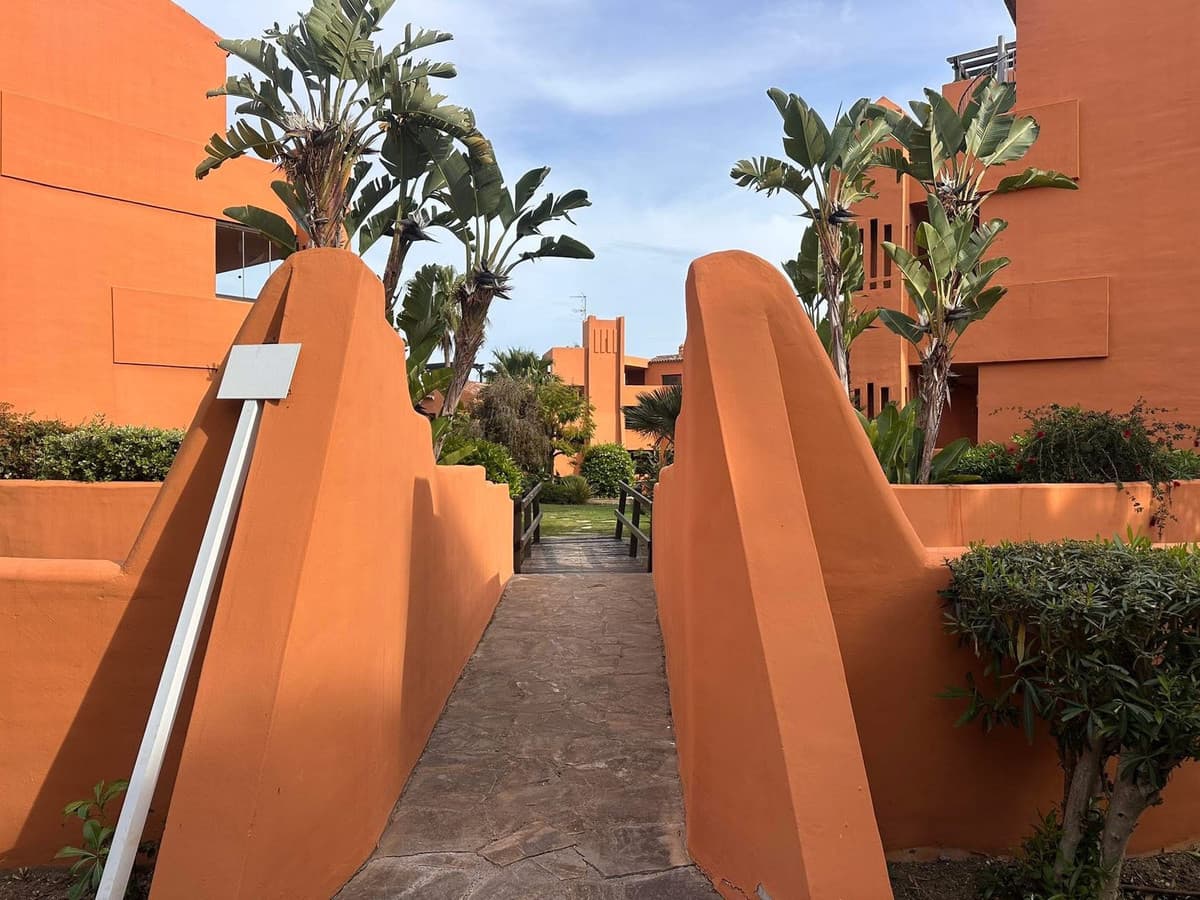 Ground Floor Apartment in Estepona — photo 2 of 10