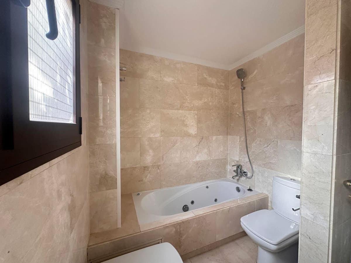 Ground Floor Apartment in Estepona — photo 7 of 10