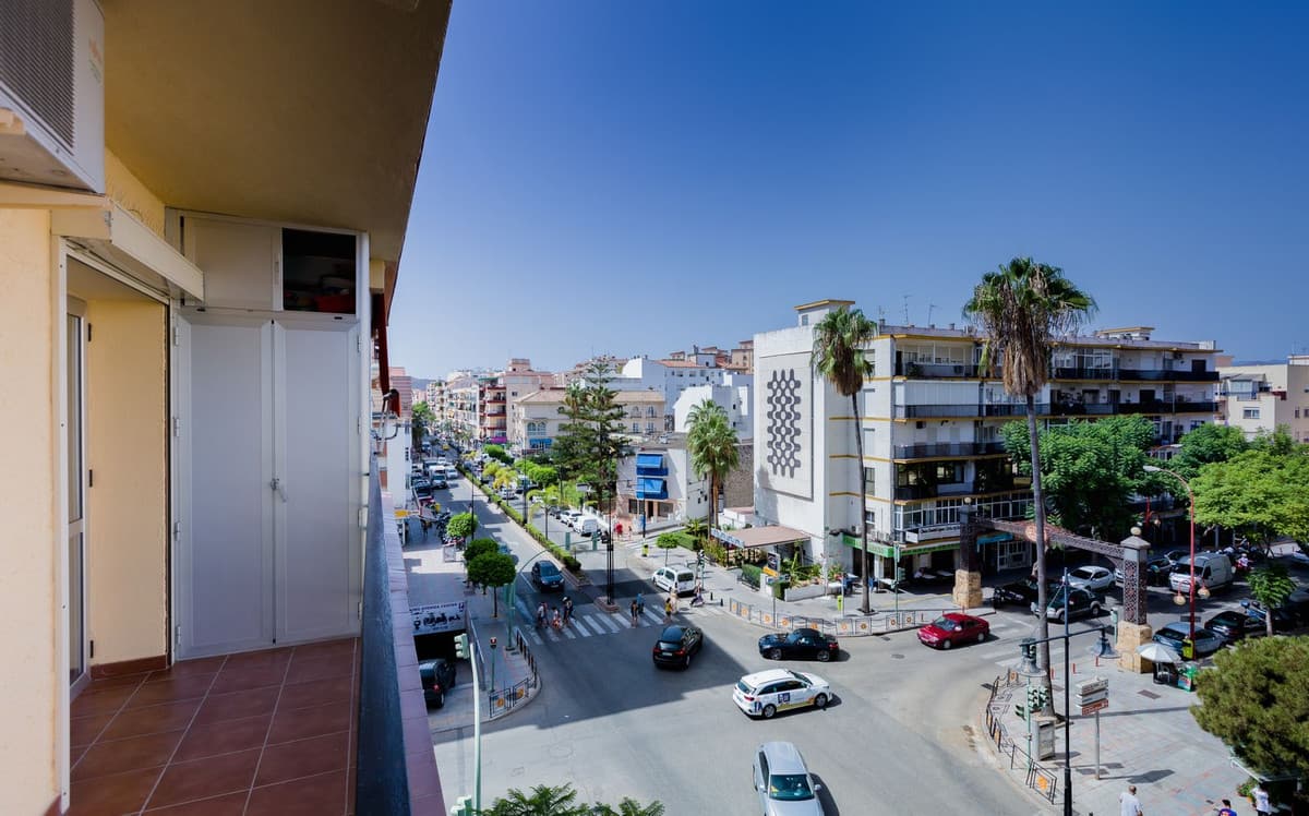 Middle Floor Apartment in Fuengirola — photo 3 of 10