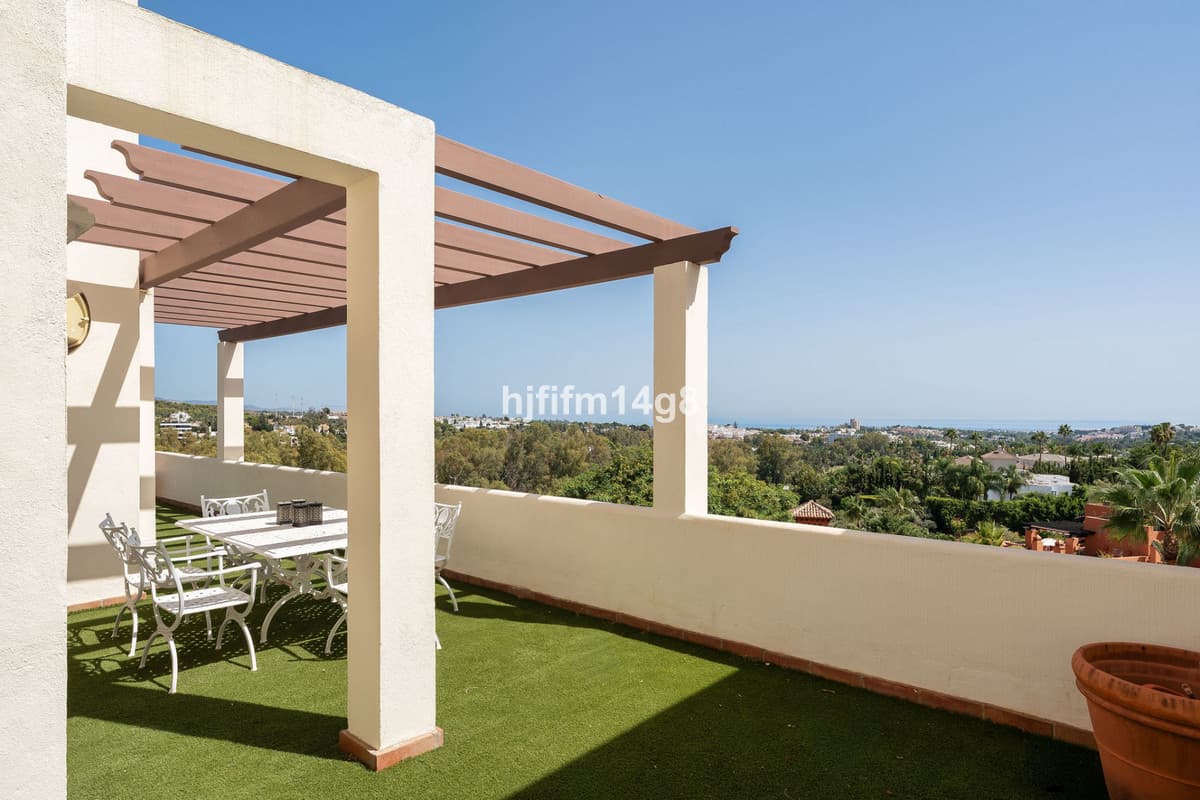 Penthouse Duplex in Nueva Andalucía — photo 1 of 10