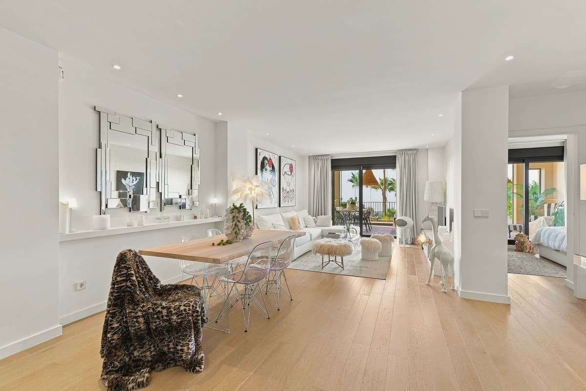 Ground Floor Apartment in Benahavís — photo 4 of 10