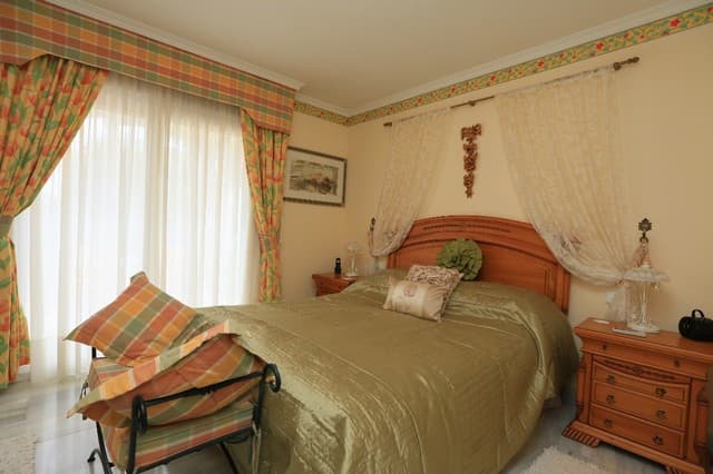 Ground Floor Apartment in Elviria — photo 5 of 9