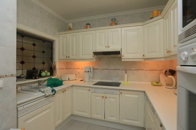 Ground Floor Apartment in Elviria — photo 8 of 9