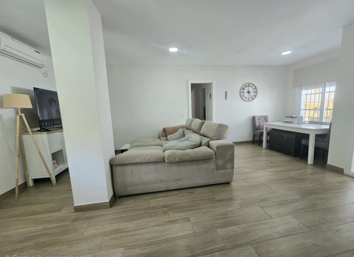 Detached Villa in Málaga — photo 4 of 10