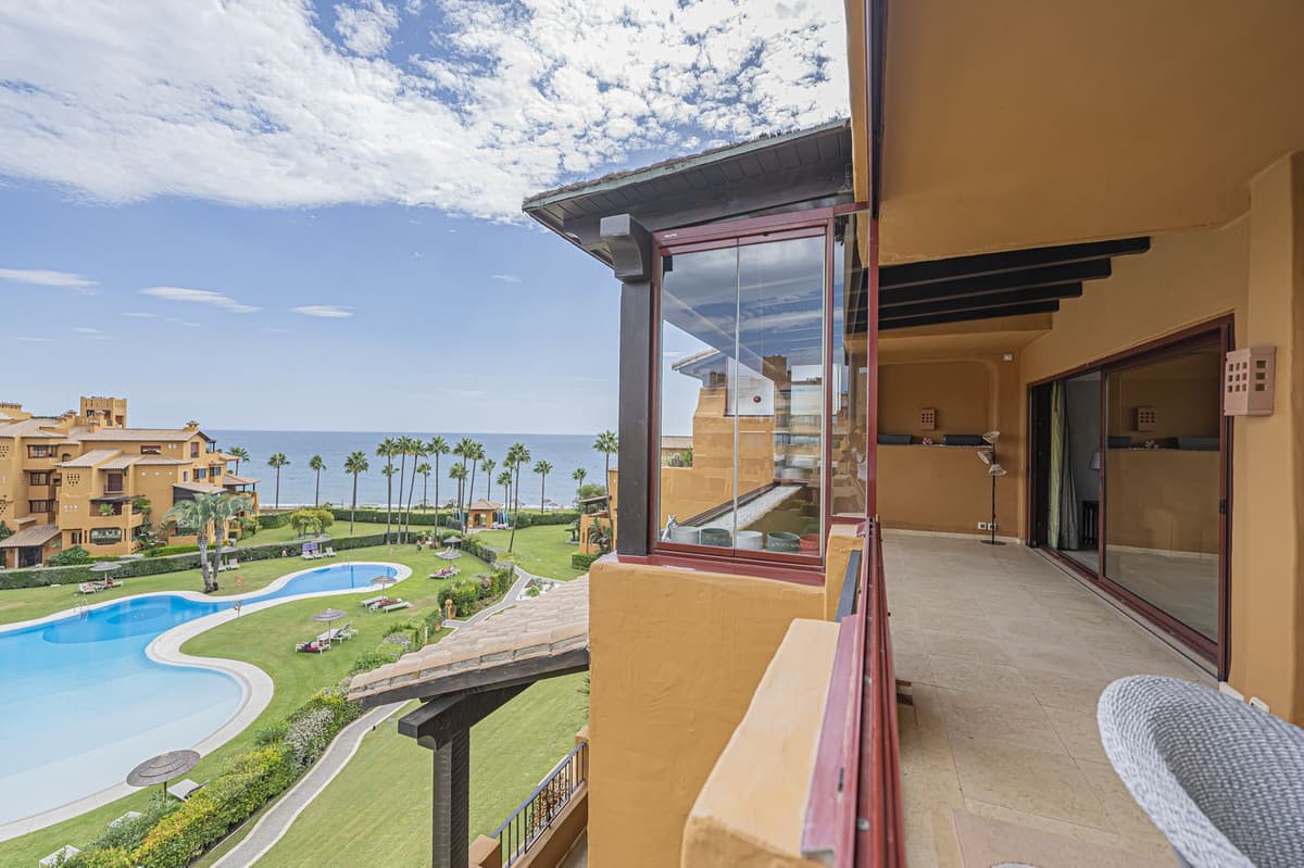Middle Floor Apartment in Estepona — photo 6 of 10