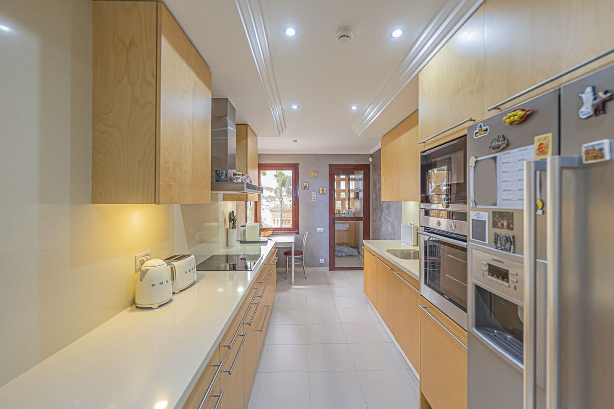 Middle Floor Apartment in Estepona — photo 9 of 10