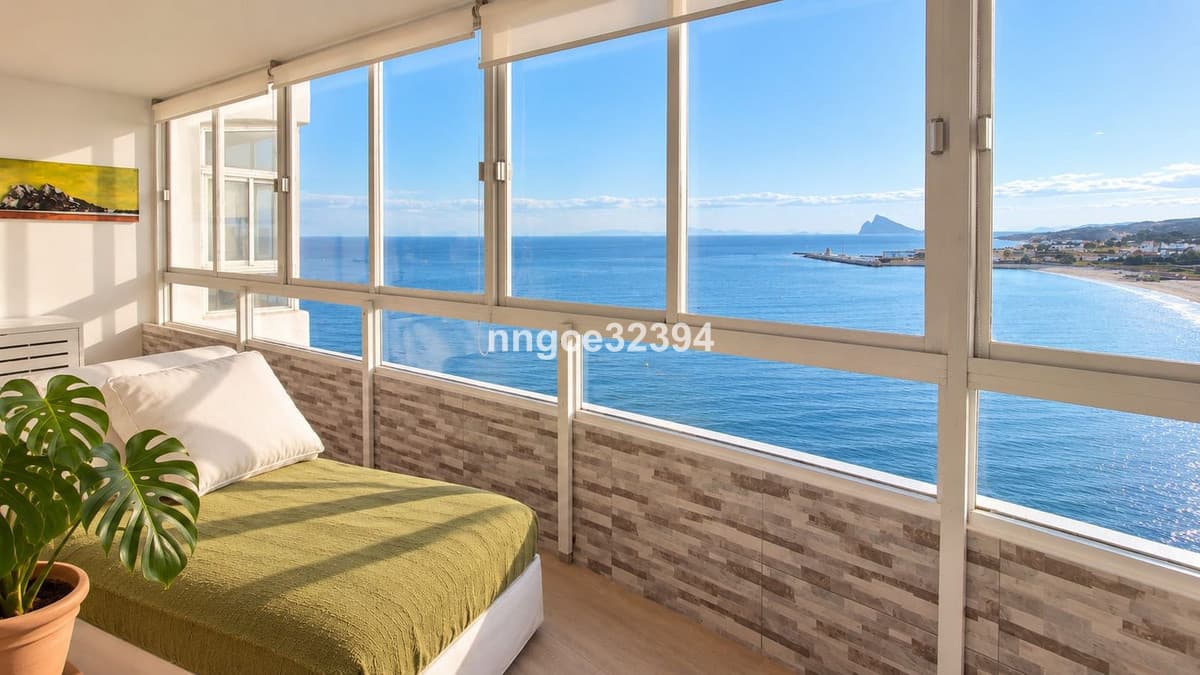 Top Floor Apartment in Torreguadiaro — photo 8 of 10