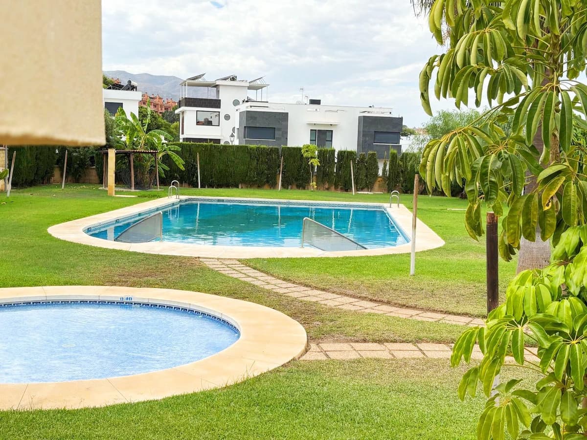 Townhouse in Alhaurín de la Torre — photo 1 of 10