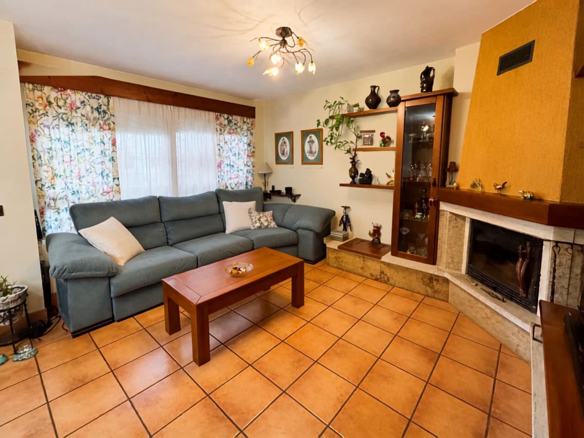 Townhouse in Alhaurín de la Torre — photo 6 of 10