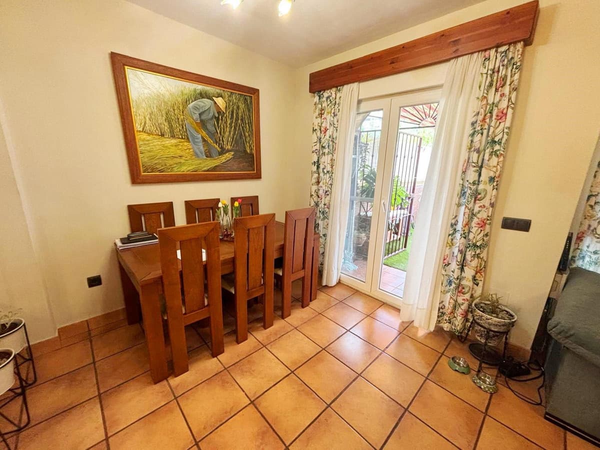 Townhouse in Alhaurín de la Torre — photo 7 of 10