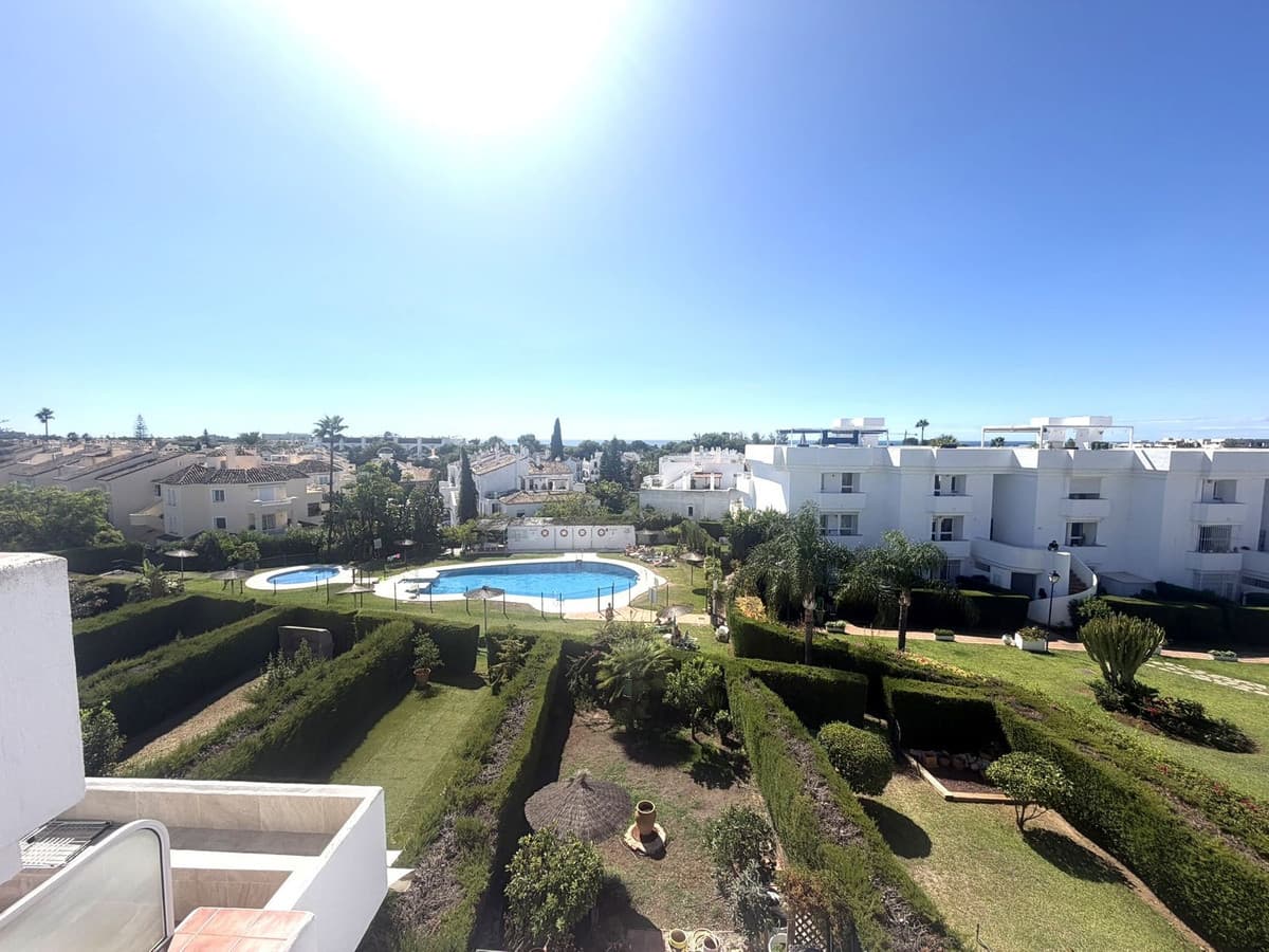 Penthouse Duplex in El Paraiso — photo 1 of 10