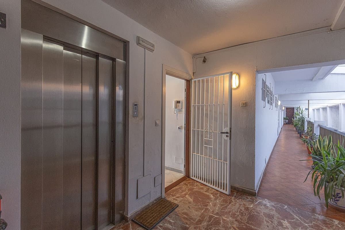 Middle Floor Apartment in Benalmadena Costa — photo 5 of 10