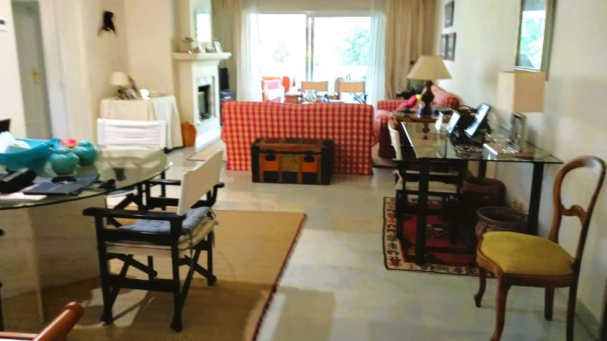 Middle Floor Apartment in Guadalmina Baja — photo 6 of 10